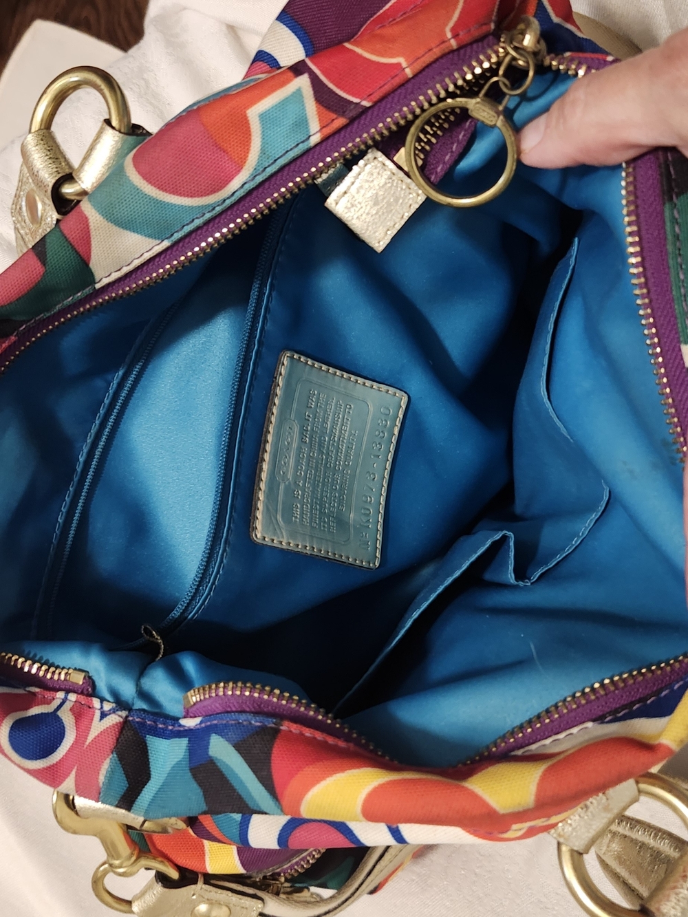 Vintage Coach Y2K Poppy Multicolor Signature Print Shoulder Bag with Gold Trim - Picture 5 of 8